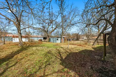 803 E 14th Street, Bonham, TX 75418 - Photo 20