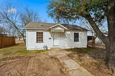 803 E 14th Street, Bonham, TX 75418 - Photo 1