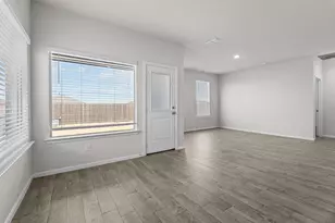 308 Youngblood Ln, Fort Worth, TX 76131 - Photo 6