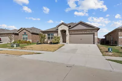308 Youngblood Lane, Fort Worth, TX 76131 - Photo 2