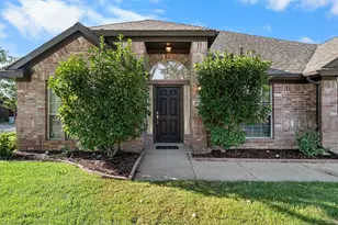 1718 Falcon Dr, Corinth, TX 76210 - Photo 4