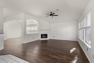 1718 Falcon Dr, Corinth, TX 76210 - Photo 16