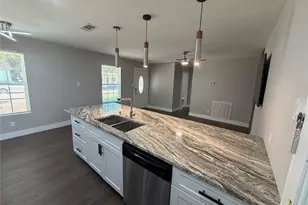 231 Elm St, Hurst, TX 76053 - Photo 8