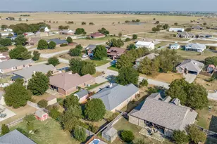 217 Southpeak Ln, Ponder, TX 76259 - Photo 4