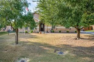 217 Southpeak Ln, Ponder, TX 76259 - Photo 2