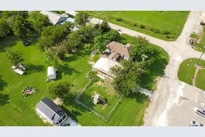 112 W Hackberry Street, Malone, TX 76660 - Photo 40