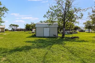 112 W Hackberry St, Malone, TX 76660 - Photo 24