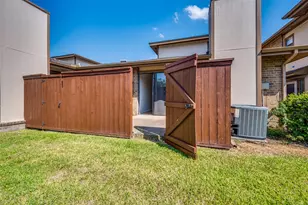 10 W Meadow Ln, Bedford, TX 76021 - Photo 24