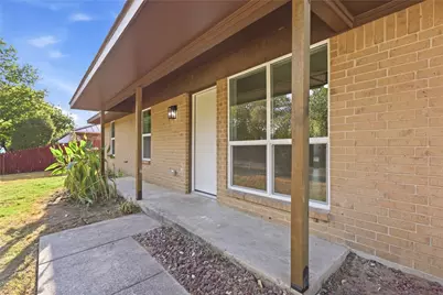 527 W Aubrey Street, Pilot Point, TX 76258 - Photo 2
