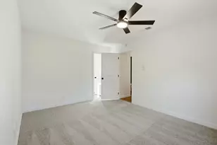 527 W Aubrey St, Pilot Point, TX 76258 - Photo 12