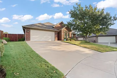 312 Nutmeg, Burleson, TX 76028 - Photo 2
