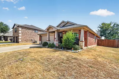 521 Leatherman Drive, Saginaw, TX 76179 - Photo 2