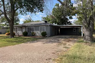 219 Playdium Dr, West, TX 76691 - Photo 2