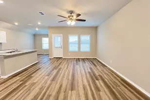 2721 Flowers Dr, Denton, TX 76205 - Photo 2