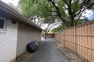 10829 Damon Ln, Dallas, TX 75229 - Photo 20
