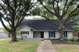 10829 Damon Ln, Dallas, TX 75229 - Photo 2