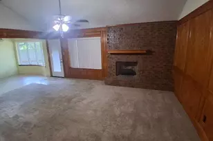 2206 Sexton Dr, Arlington, TX 76015 - Photo 2