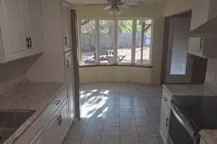 2206 Sexton Dr, Arlington, TX 76015 - Photo 6