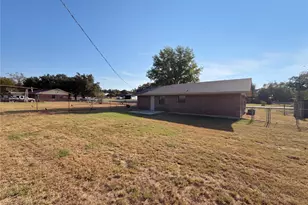 711 Vickie Dr, Azle, TX 76020 - Photo 14