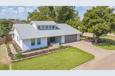 1202 Red Bird Lane, Granbury, TX 76048 - Photo 4