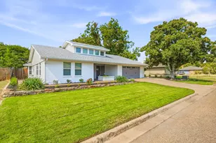 1202 Red Bird Ln, Granbury, TX 76048 - Photo 2