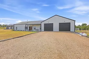 208 Chicken Field Rd, Whitewright, TX 75491 - Photo 2
