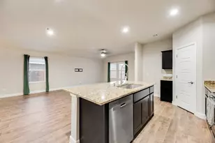 716 Griffith Pk Trl, Alvarado, TX 76009 - Photo 6