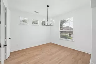 2407 Laguna Ln, Arlington, TX 76012 - Photo 14
