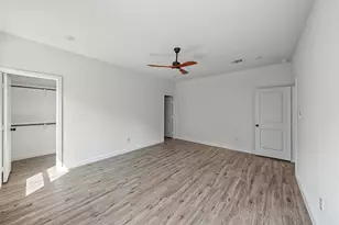5824 Stonegate Cir, Granbury, TX 76048 - Photo 10