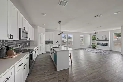 5824 Stonegate Circle, Granbury, TX 76048 - Photo 2