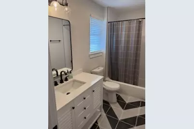 1702 Bristol Court N, Irving, TX 75062 - Photo 10