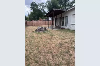 1702 Bristol Court N, Irving, TX 75062 - Photo 22