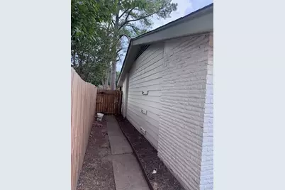 1702 Bristol Court N, Irving, TX 75062 - Photo 24