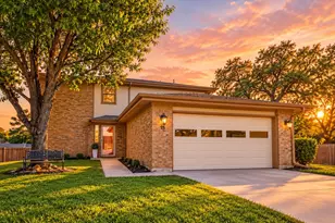 15 Dewberry Ct, Bedford, TX 76021 - Photo 2