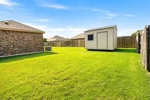 610 Milas Ln, Glenn Heights, TX 75154 - Photo 22