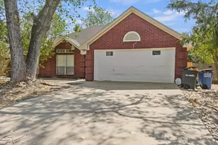 2129 Whetstone Dr, Corinth, TX 76210 - Photo 2