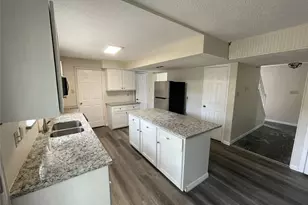 6305 Barcelona Dr, Arlington, TX 76016 - Photo 6