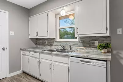 311 S Barbara Street, Lacy Lakeview, TX 76705 - Photo 8