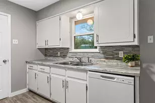 311 S Barbara St, Lacy Lakeview, TX 76705 - Photo 8