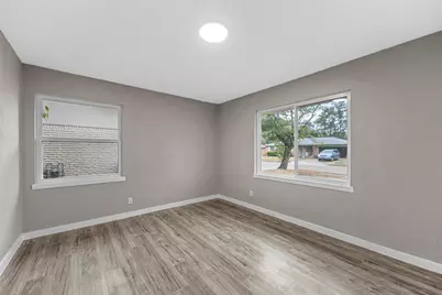 311 S Barbara Street, Lacy Lakeview, TX 76705 - Photo 12