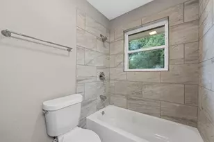 311 S Barbara St, Lacy Lakeview, TX 76705 - Photo 16