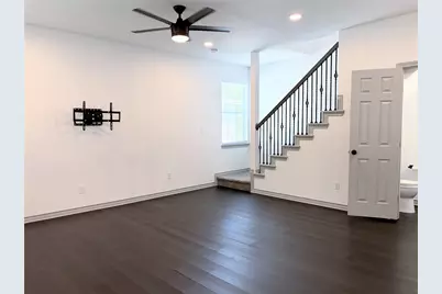700 Martinique Avenue, Dallas, TX 75223 - Photo 2