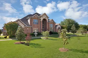 1611 Mustang Ct, Cedar Hill, TX 75104 - Photo 2