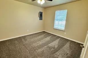 1715 Hemphill St, Greenville, TX 75401 - Photo 8
