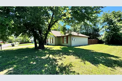 1715 Hemphill Street, Greenville, TX 75401 - Photo 12