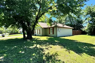 1715 Hemphill St, Greenville, TX 75401 - Photo 12