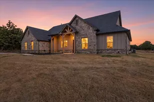 127 Paradise Oaks Ct, Paradise, TX 76073 - Photo 2