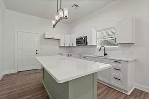 2415 S 9th St, Waco, TX 76706 - Photo 4