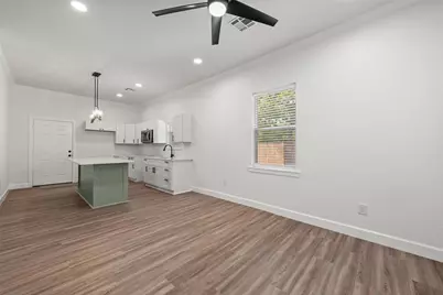 2415 S 9th Street, Waco, TX 76706 - Photo 2