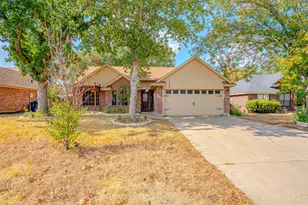 1522 Hayloft Ln, Granbury, TX 76048 - Photo 4